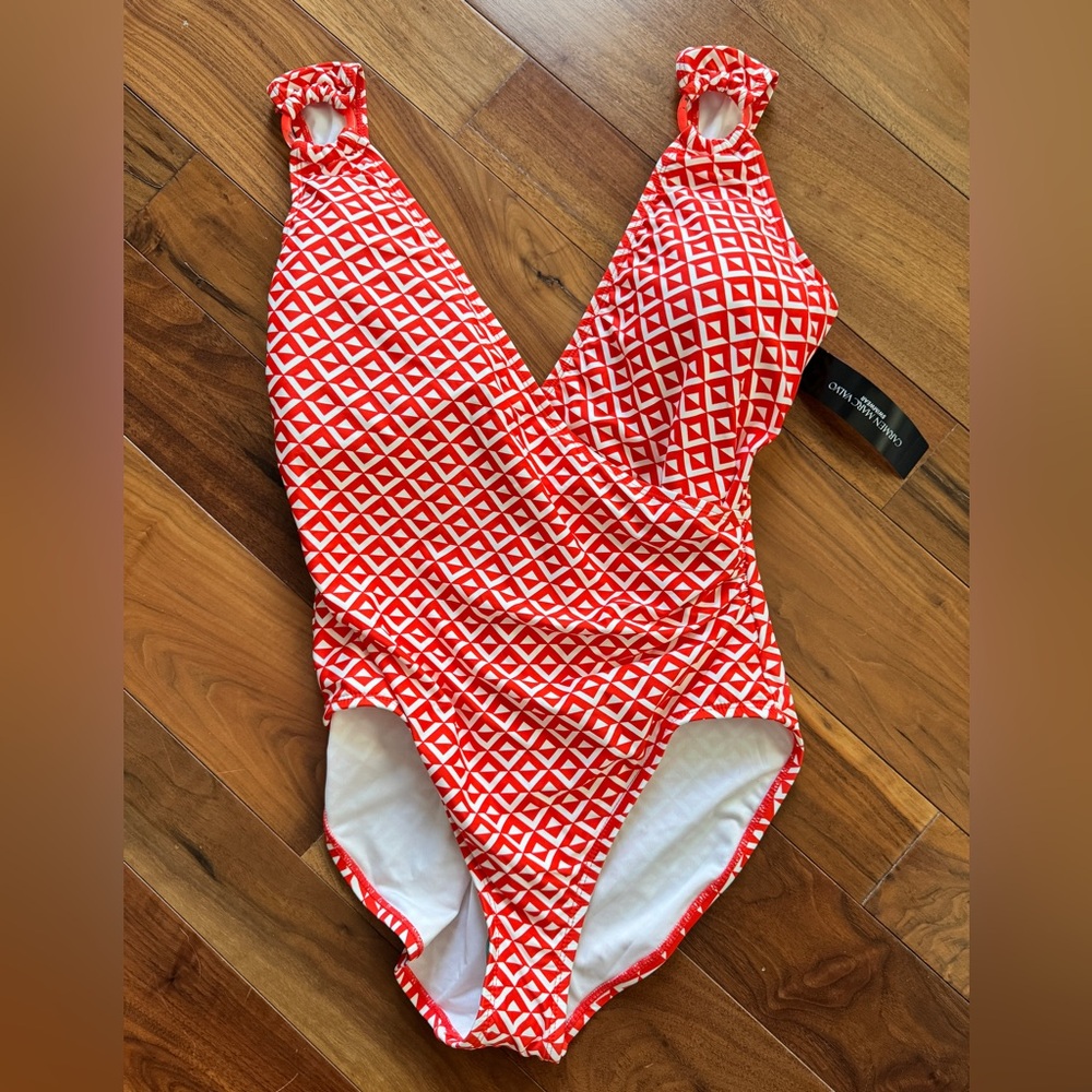 NWT Carmen Marc Valvo Coral and White One Piece Swimsuit Sz 14